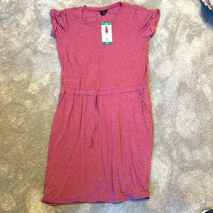 Women’s XL 32 degree dress with waist tie. Heather Scarlet color. NWT